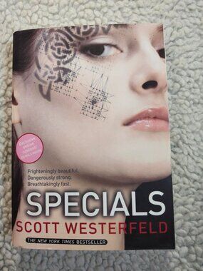 Specials Scott Westerfeld Paperback Simon Pulse 2007 YA SciFi Dystopia Used